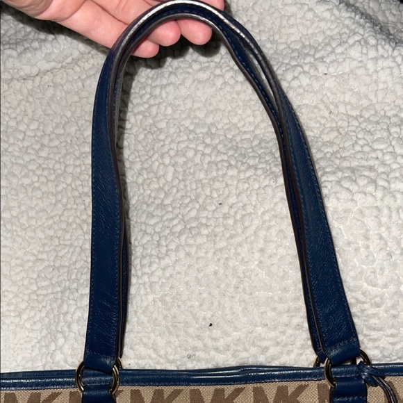 Michael Kors Tote Bag - Picture 3 of 7